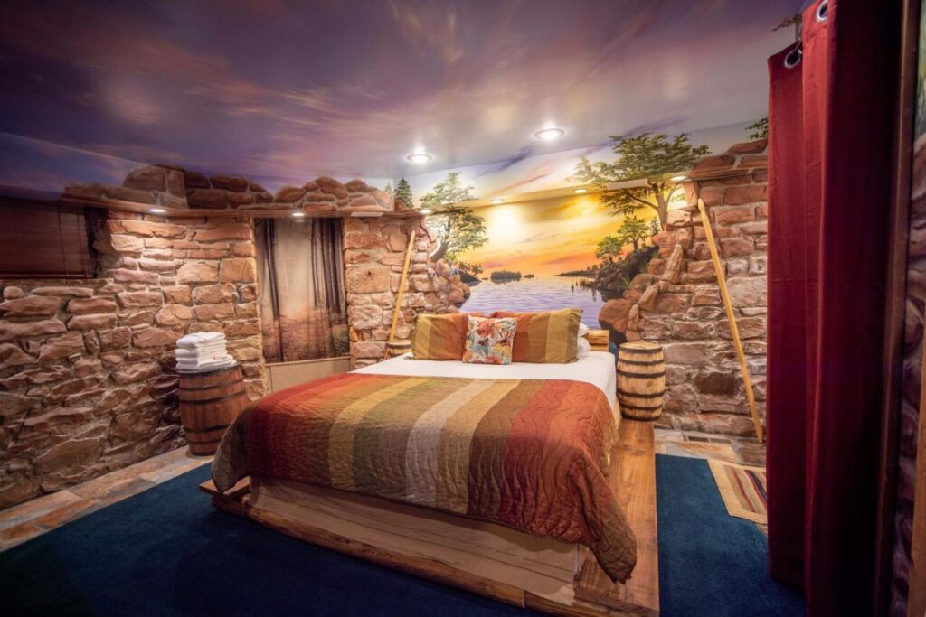 The Anniversary Inn - South Temple - Image 4