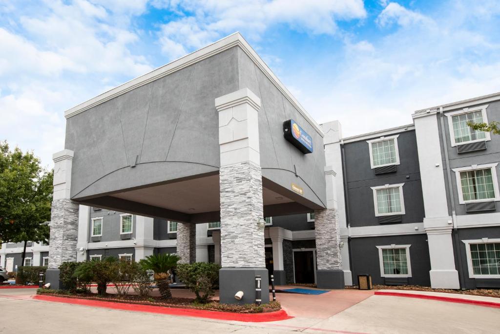 Comfort Inn & Suites Near Medical Center - Image 6