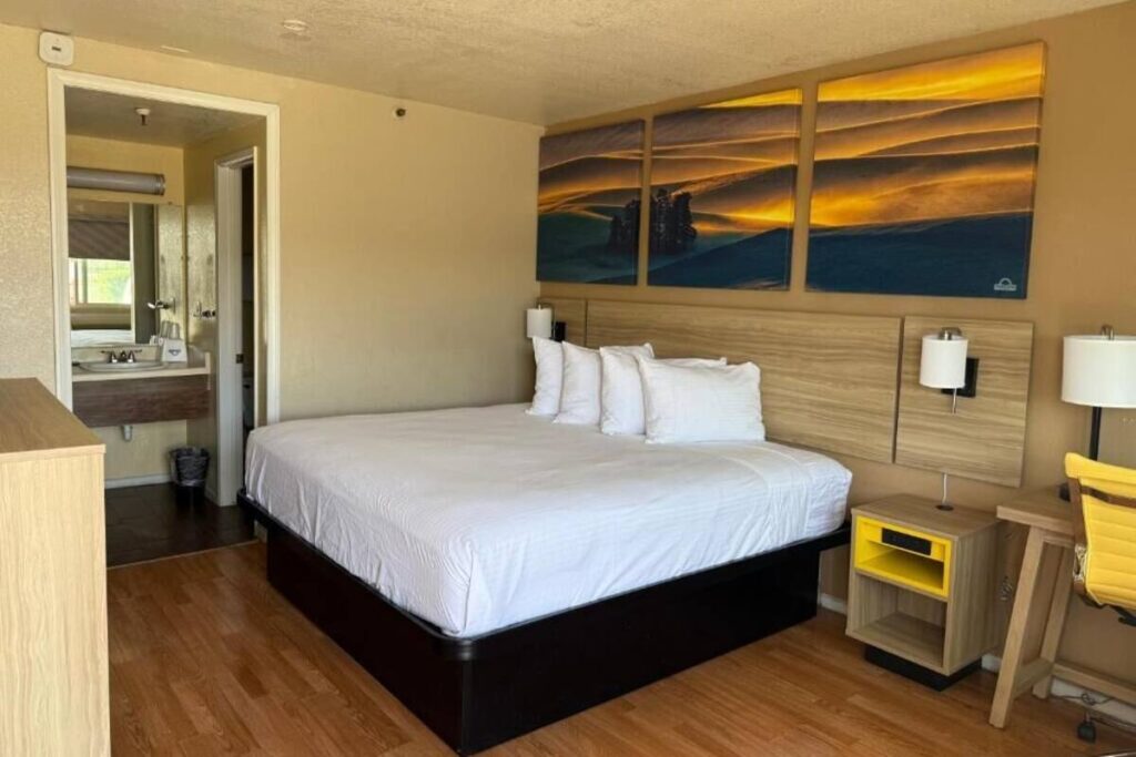 Days Inn by Wyndham Victorville - Image 3