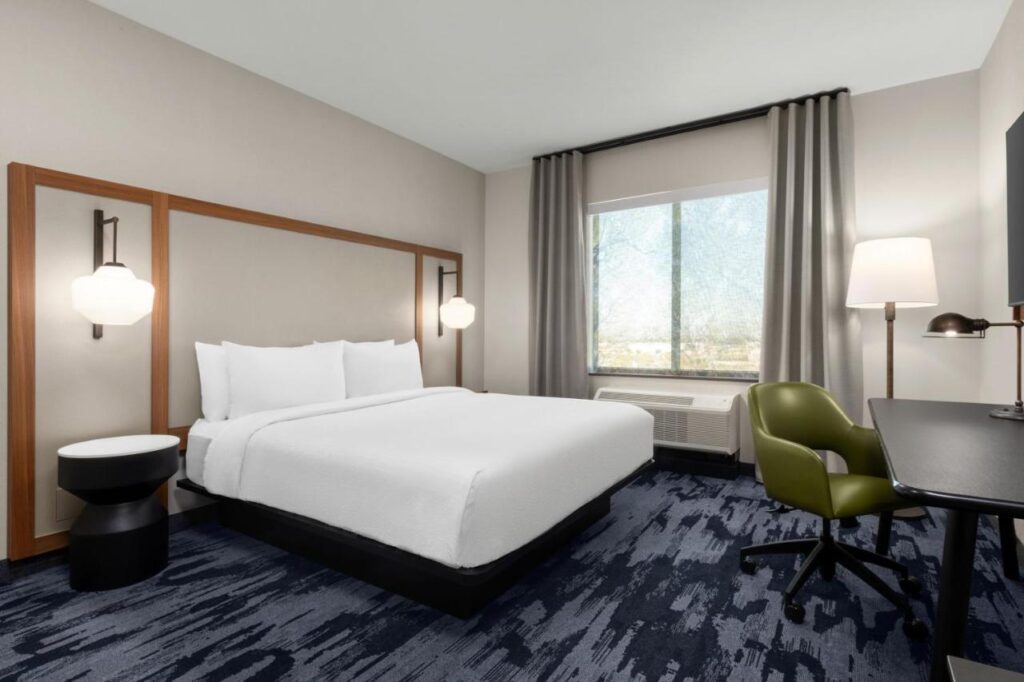 Fairfield by Marriott Inn & Suites Victorville - Image 2
