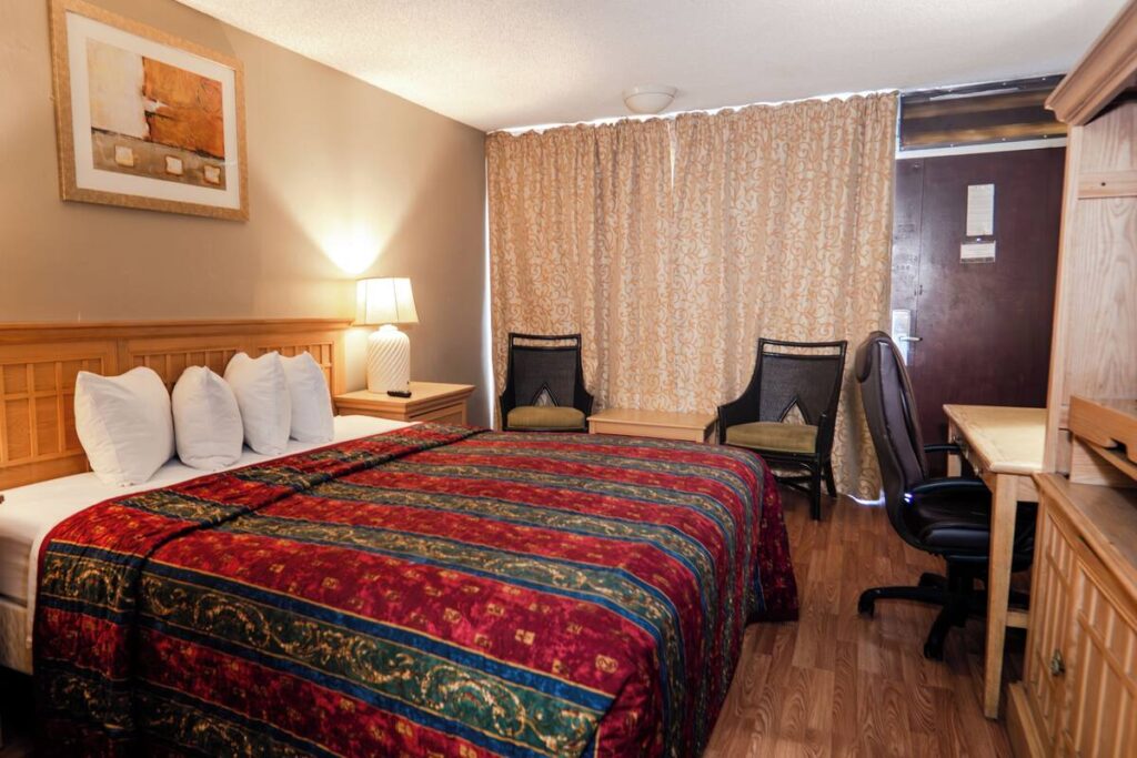 G T Hotels Inn & Suites Extended Stay - Image 2