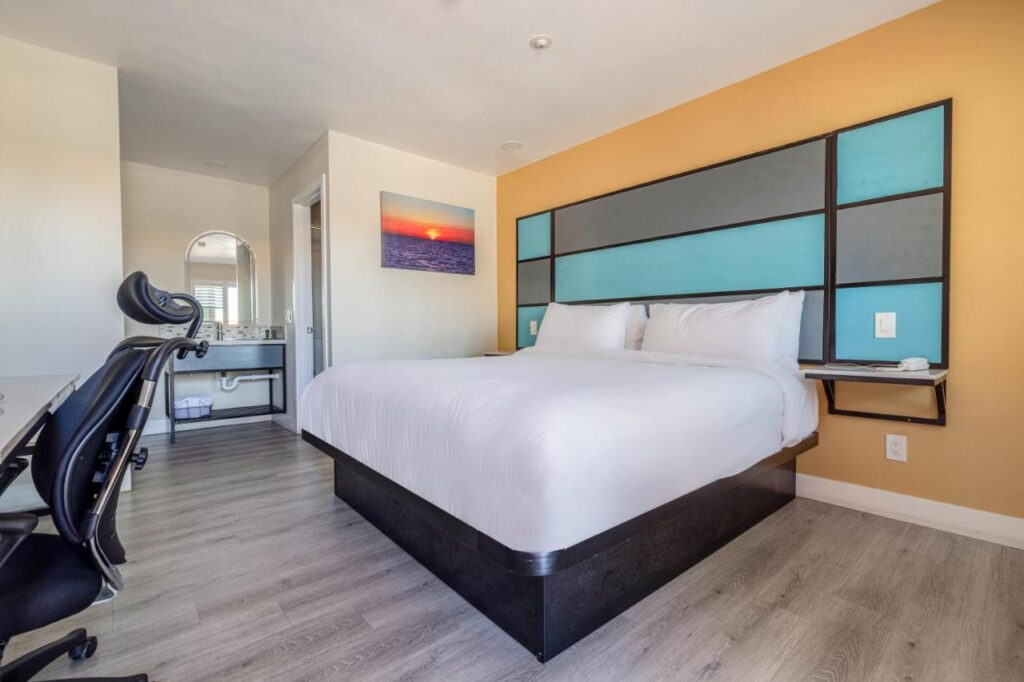 Hotel Avenida Victorville I 15 - Image 5