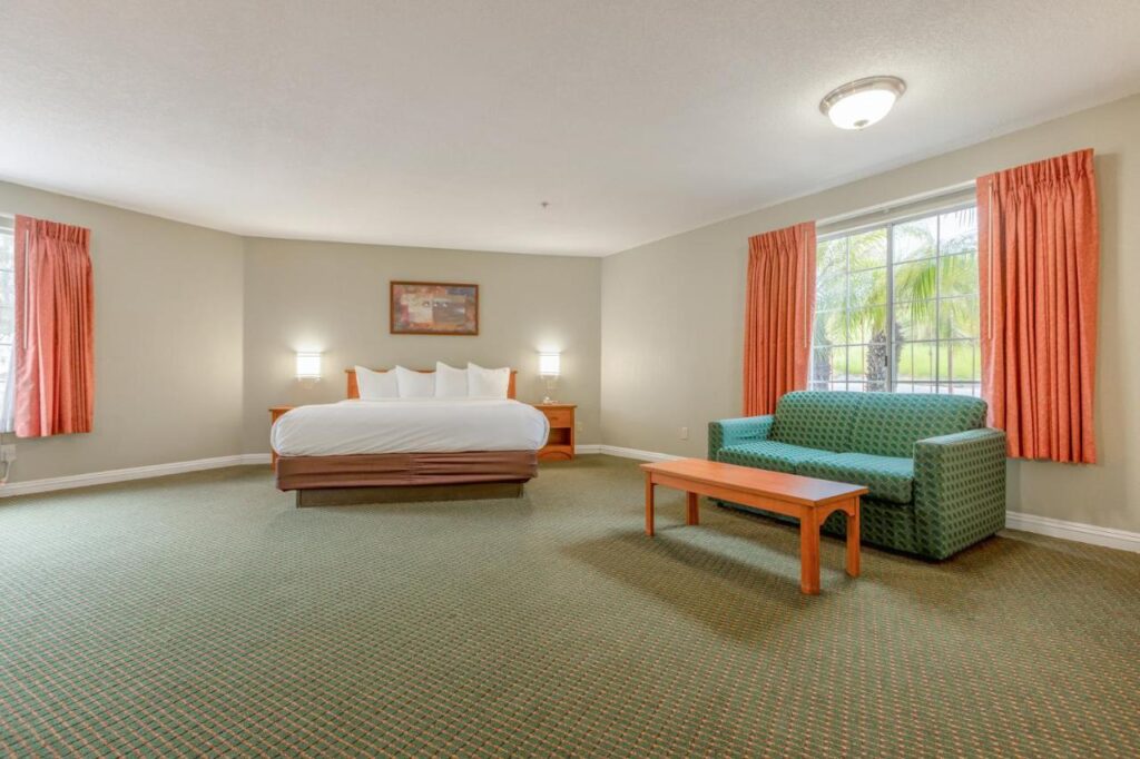 Hotel Avenida, San Clemente Beach - Image 5