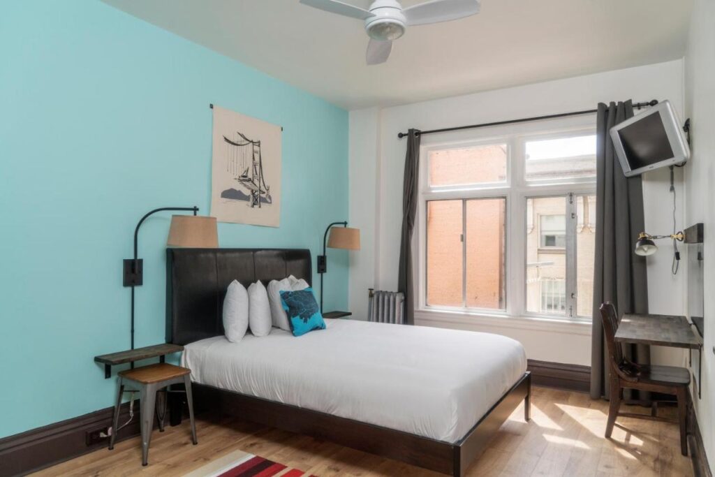 The Bartlett Hotel and Guesthouse - Image 2