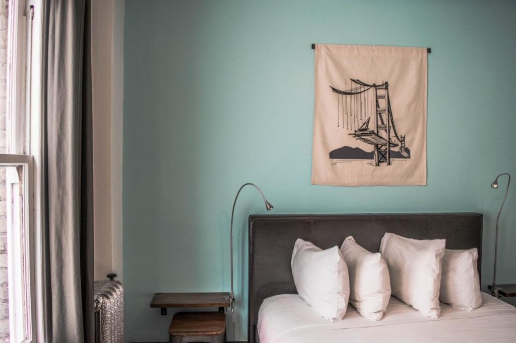 The Bartlett Hotel and Guesthouse - Image 4