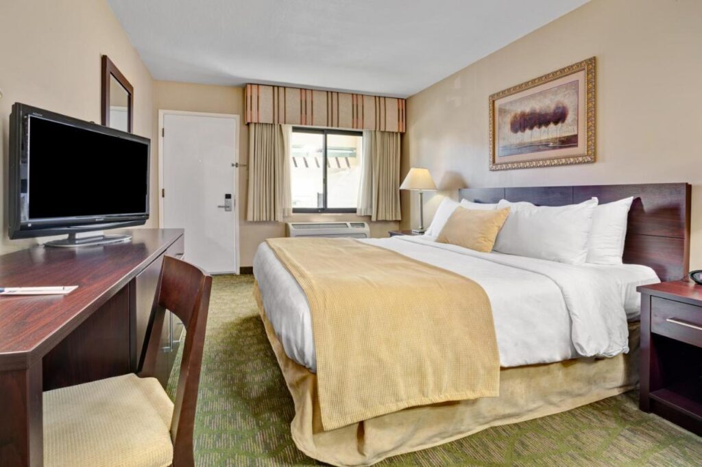 Travelodge by Wyndham Presidio San Francisco - Image 2