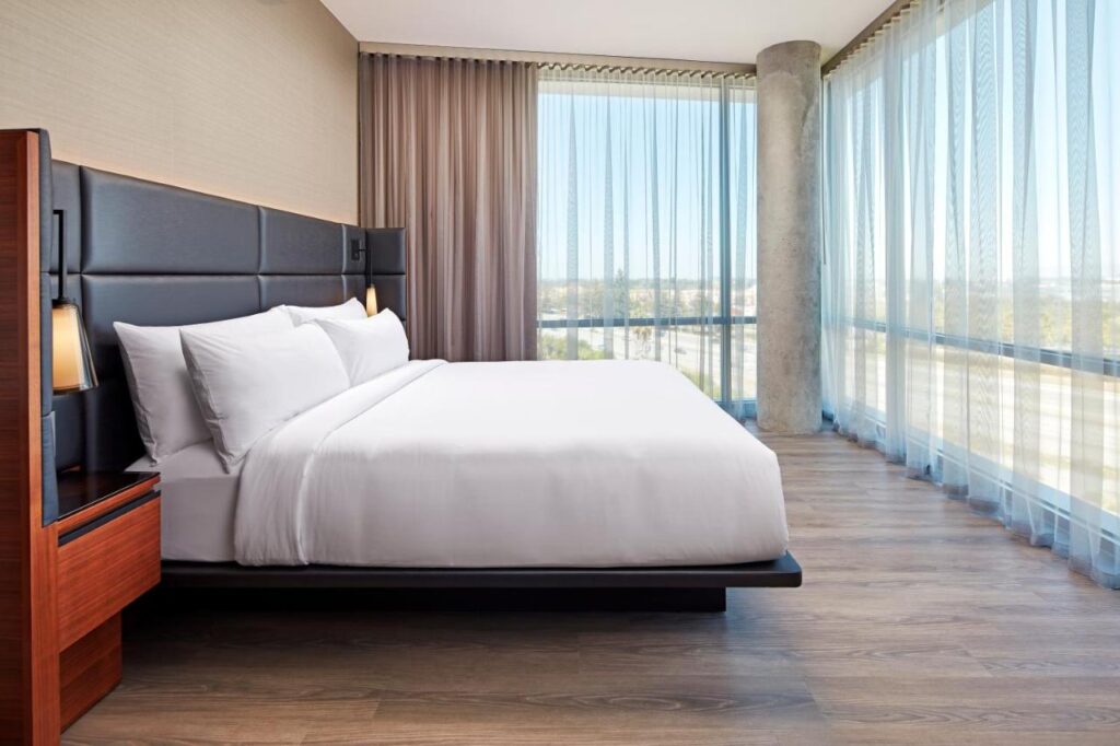 AC Hotel by Marriott Sunnyvale Cupertino - Image 6