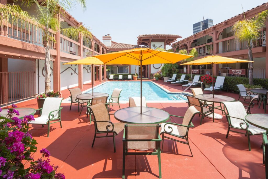 Campbell Inn Hotel - Image 5