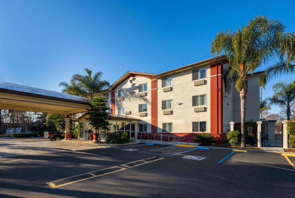 Comfort Inn Gilroy - Image 1