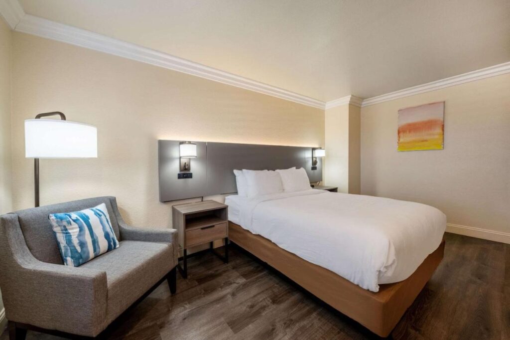 Comfort Inn Gilroy - Image 3