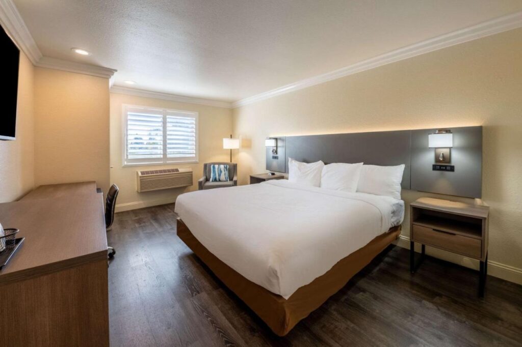 Comfort Inn Gilroy - Image 4