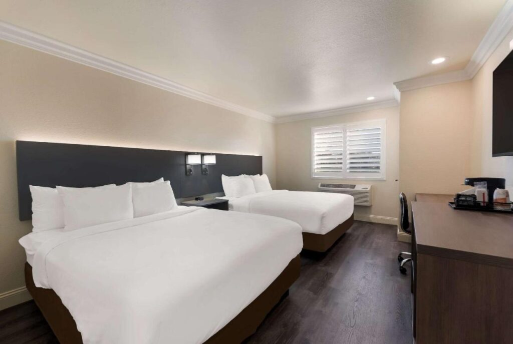 Comfort Inn Gilroy - Image 6