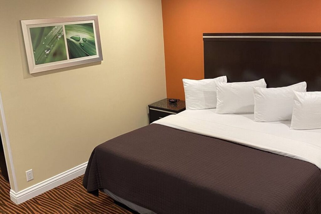 Convention Center Inn & Suites - Image 2