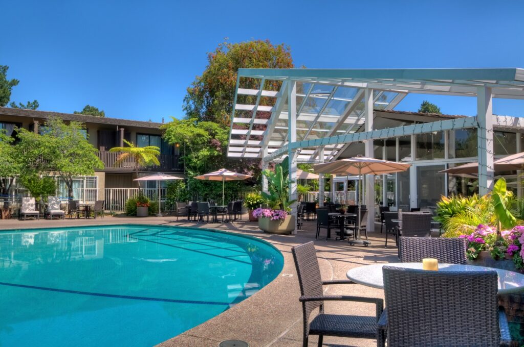 Dinah's Garden Hotel - Image 5