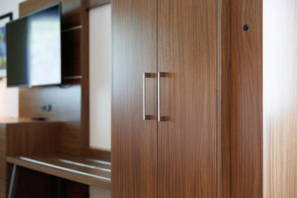 Holiday Inn Express & Suites Mountain View Silicon Valley by IHG - Image 6