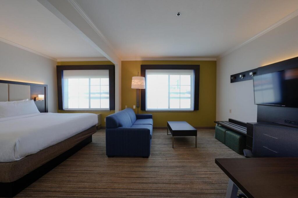 Holiday Inn Express & Suites Santa Clara - Silicon Valley by IHG - Image 4