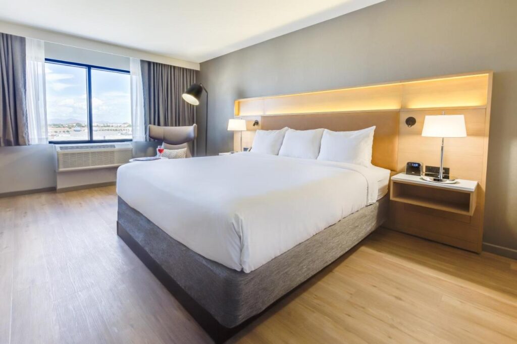 Radisson Hotel Sunnyvale - Silicon Valley - Image 2