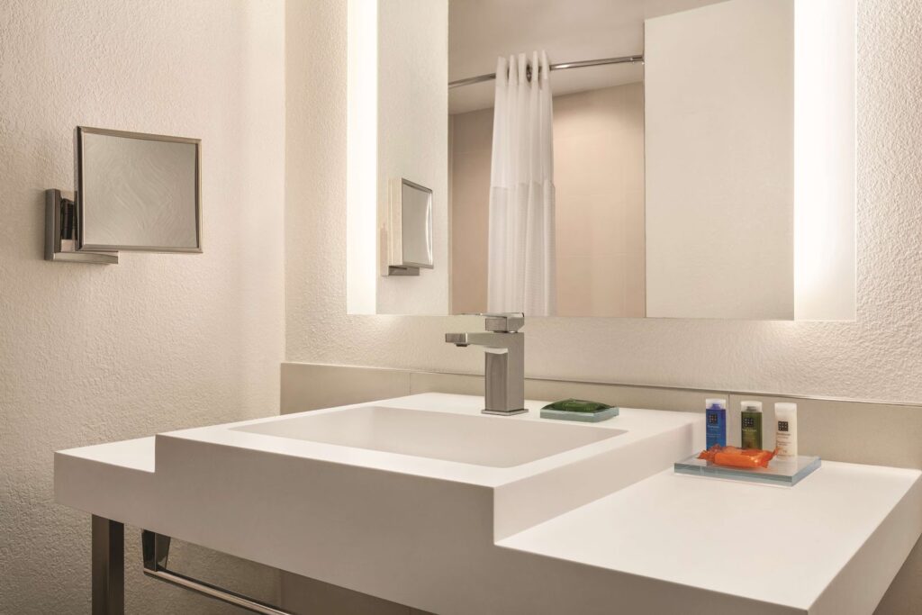 Radisson Hotel Sunnyvale - Silicon Valley - Image 6