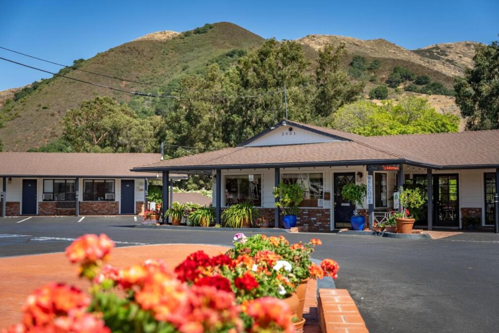 Peach Tree Inn - Image 1