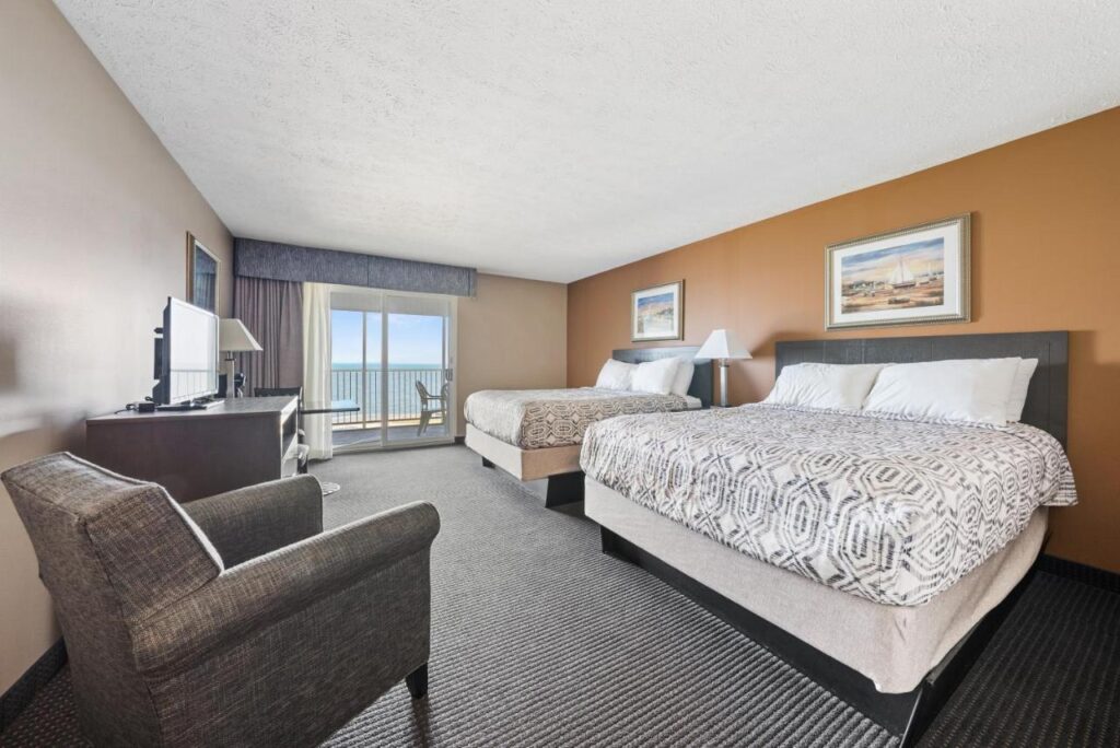 Bayshore Resort Downtown Put-in-Bay Island - Image 1
