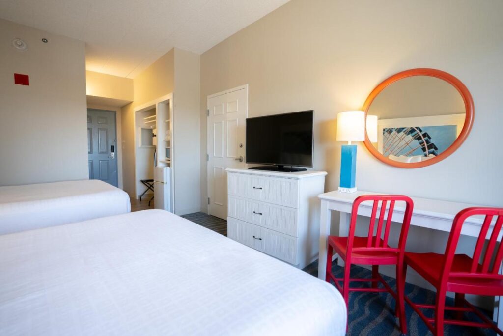 Cedar Point Hotel Breakers - Image 3