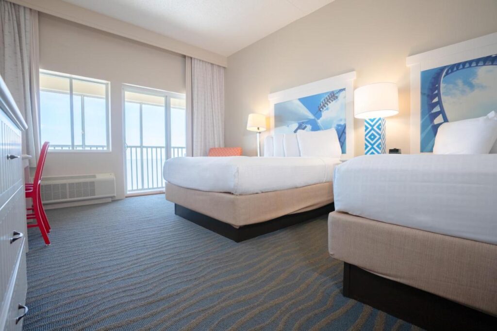 Cedar Point Hotel Breakers - Image 4