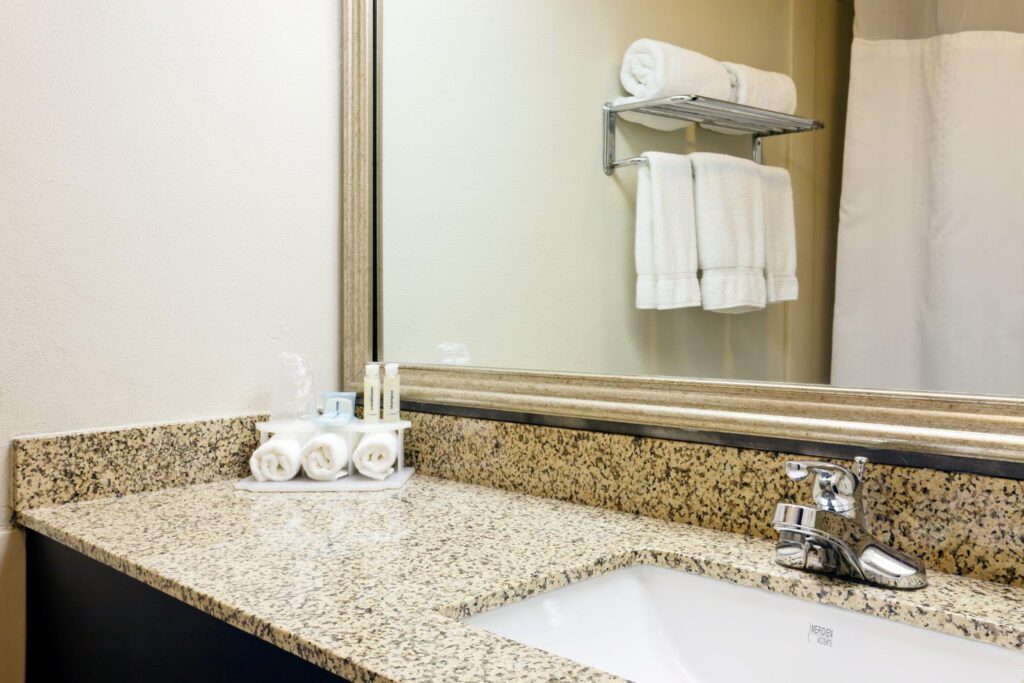 Holiday Inn Express Hotel & Suites Port Clinton-Catawba Island by IHG - Image 6