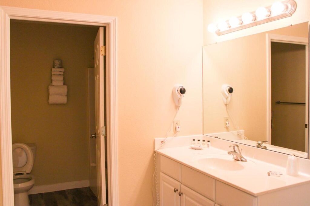 Kelleys Island Venture Resort - Image 6
