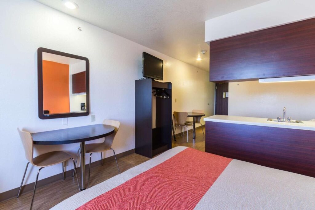 Motel 6-Huron, OH - Sandusky - Image 3
