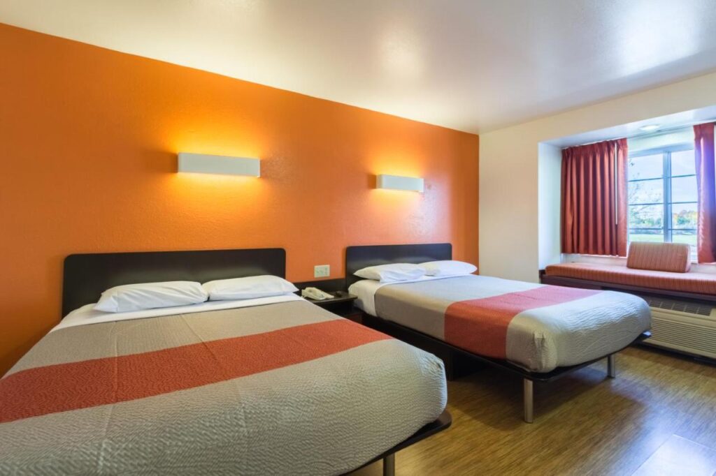 Motel 6-Huron, OH - Sandusky - Image 4