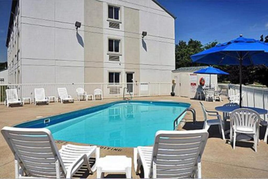 Motel 6-Milan, OH - Sandusky - Image 1