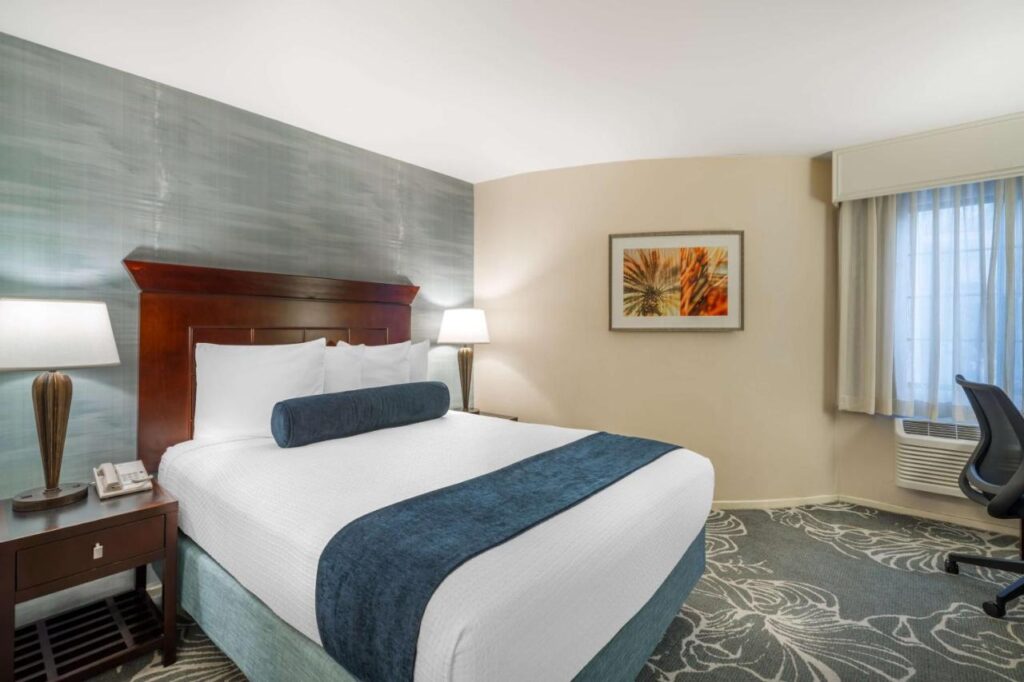 Best Western Plus Carpinteria Inn - Image 3