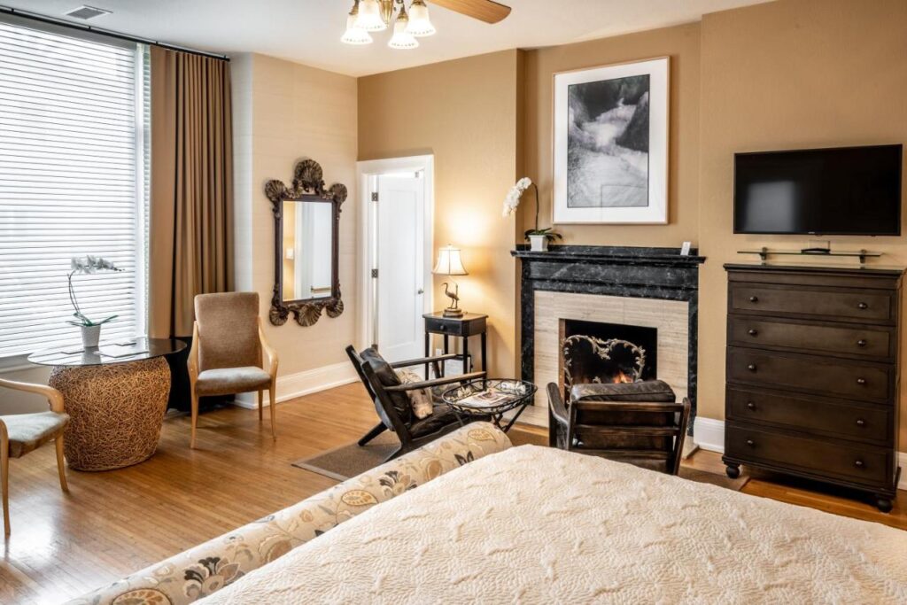 Harbor House Inn - Image 2