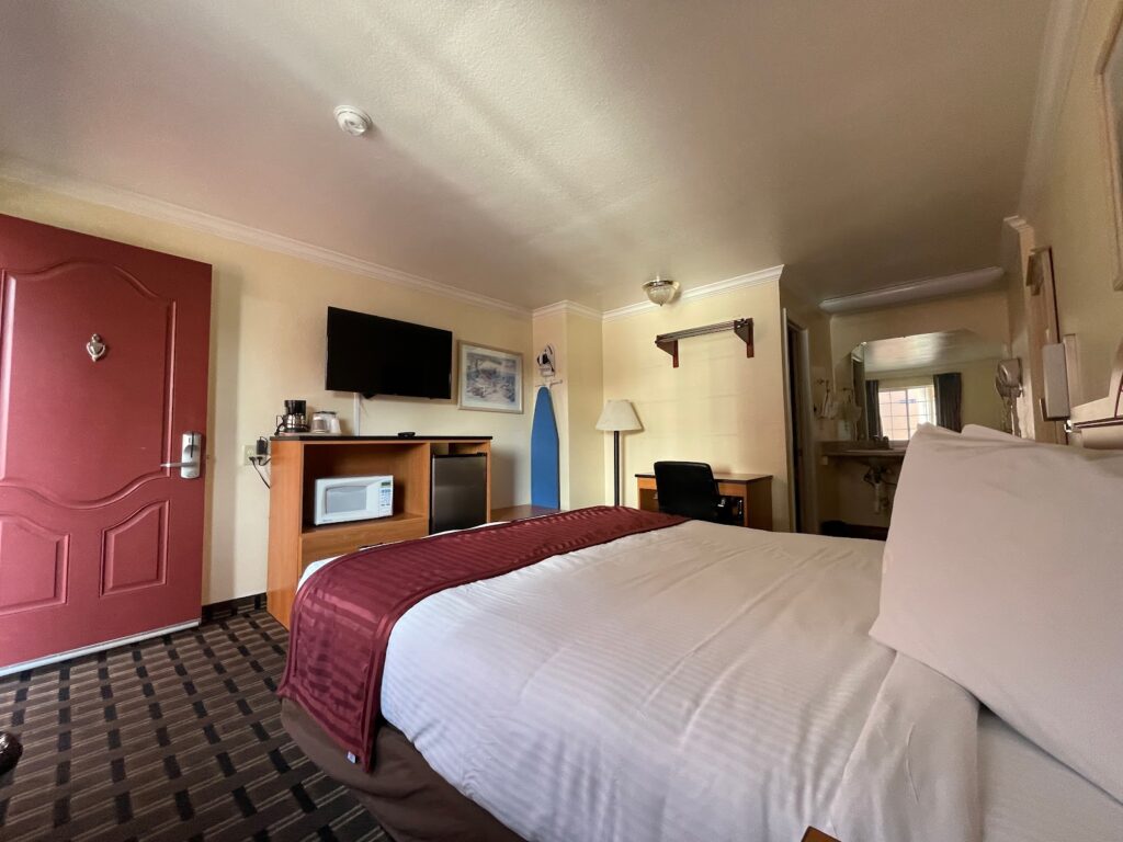 Riverside Inn & Suites Santa Cruz - Image 5