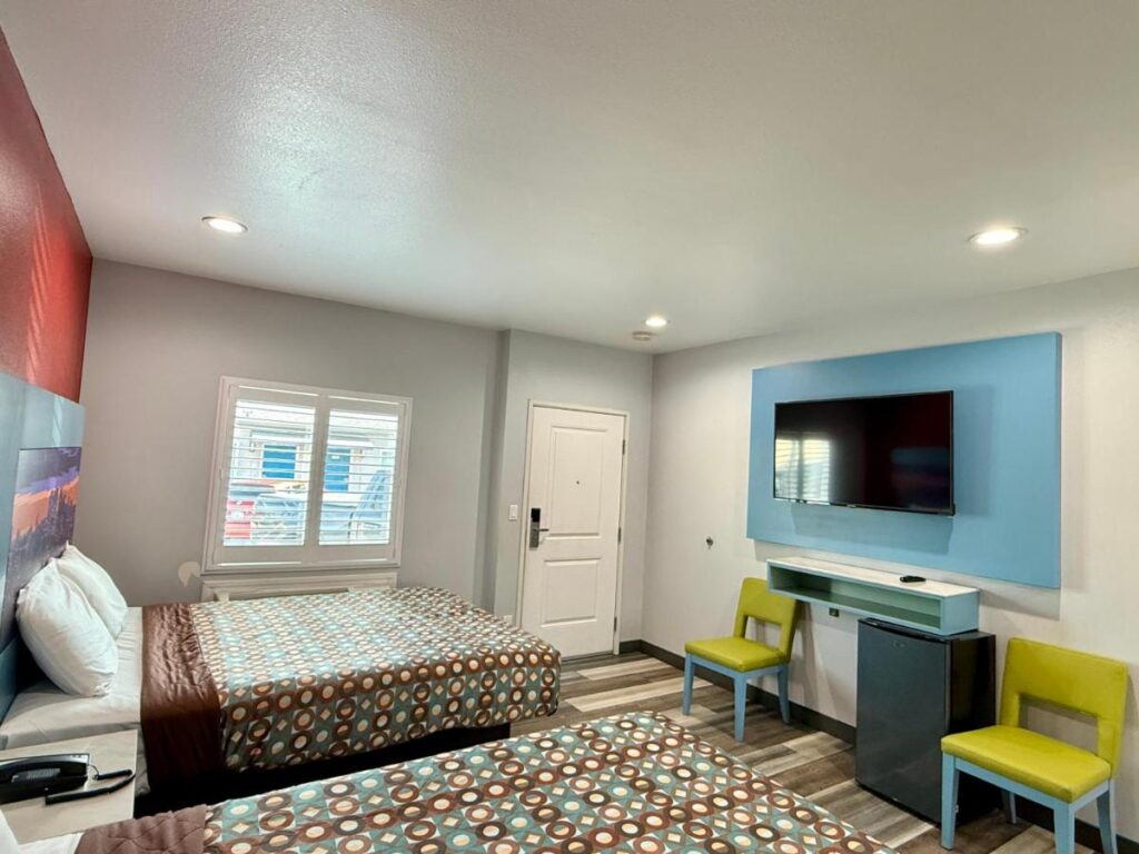 La Casa Motel, Los Angeles - Burbank Airport - Image 4