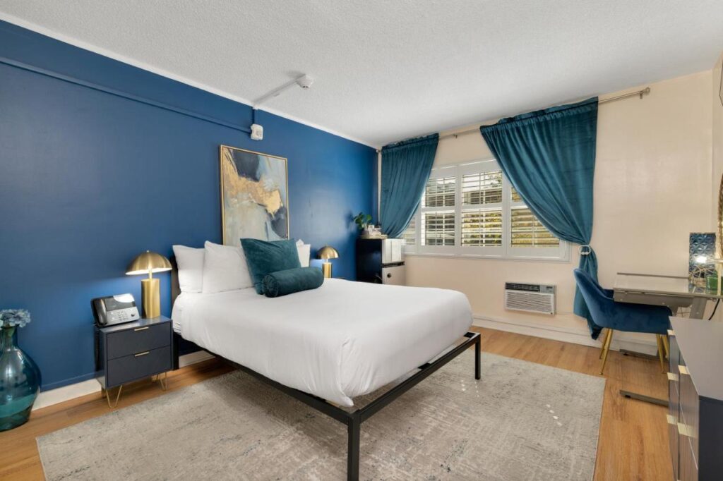 Magic Castle Hotel - Image 2