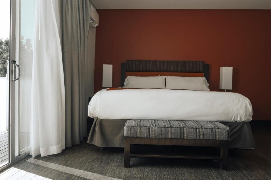 SIRTAJ – Beverly Hills - Image 6