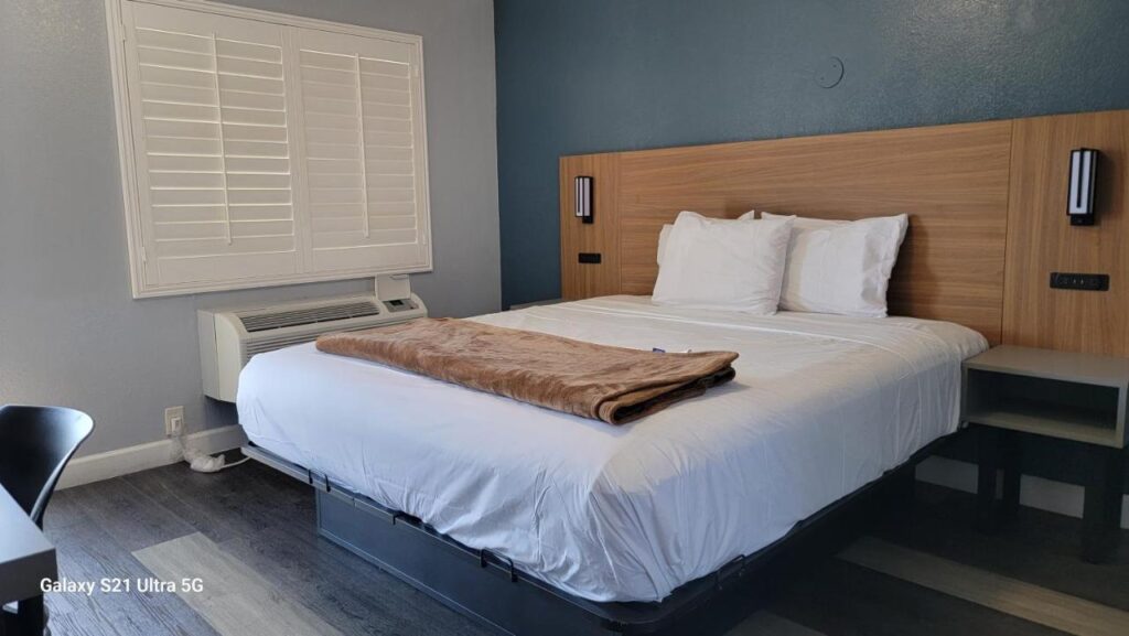 Value Inn Hollywood - Image 5