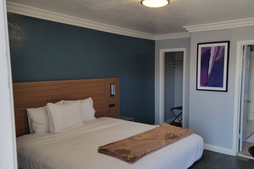 Value Inn Hollywood - Image 6