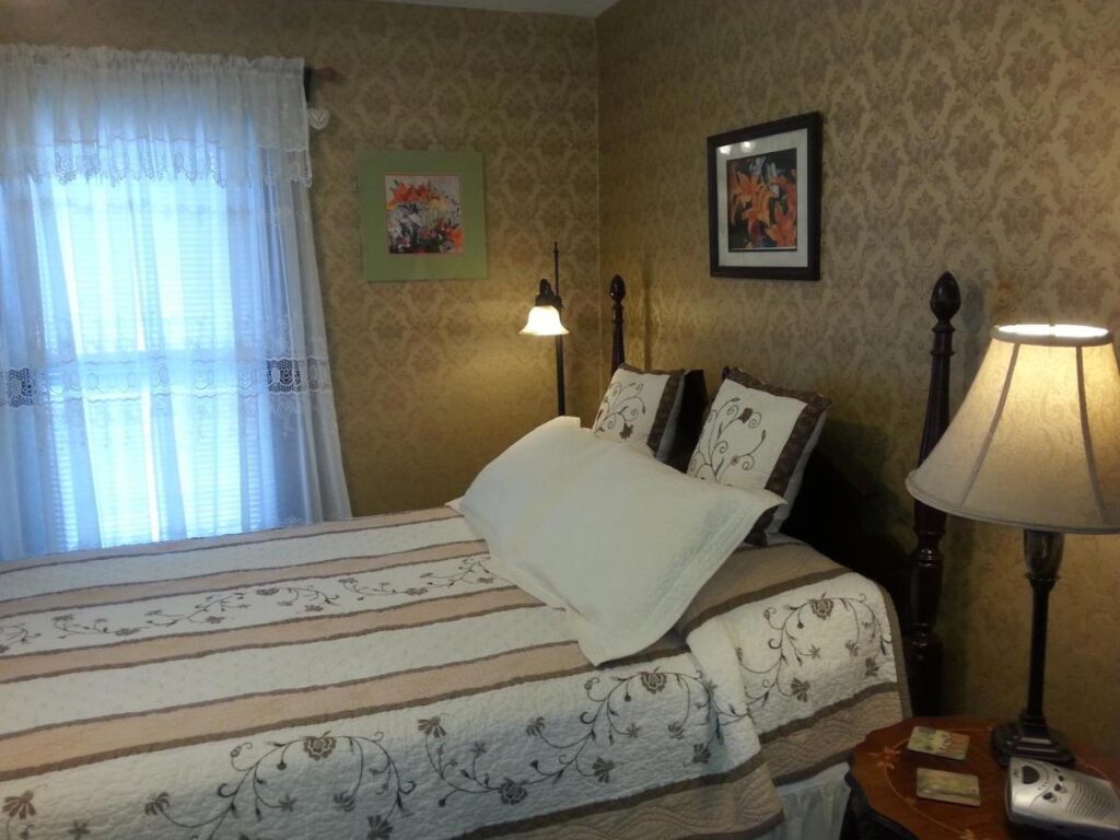 Serendipity Bed and Breakfast - Image 3