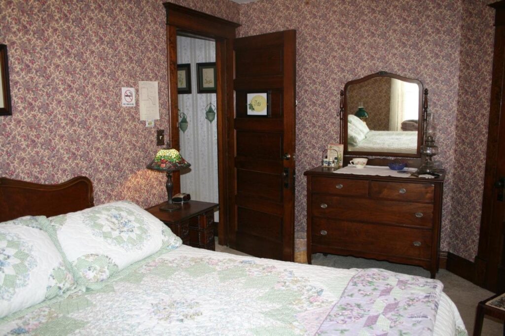Serendipity Bed and Breakfast - Image 5