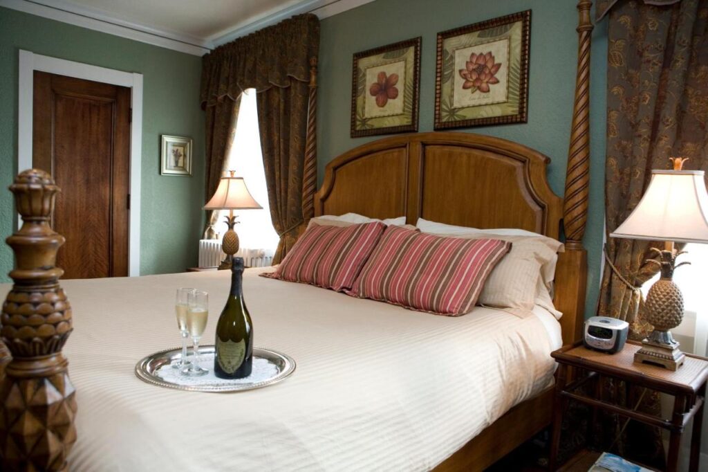 The Belvedere Inn & Restaurant - Image 1