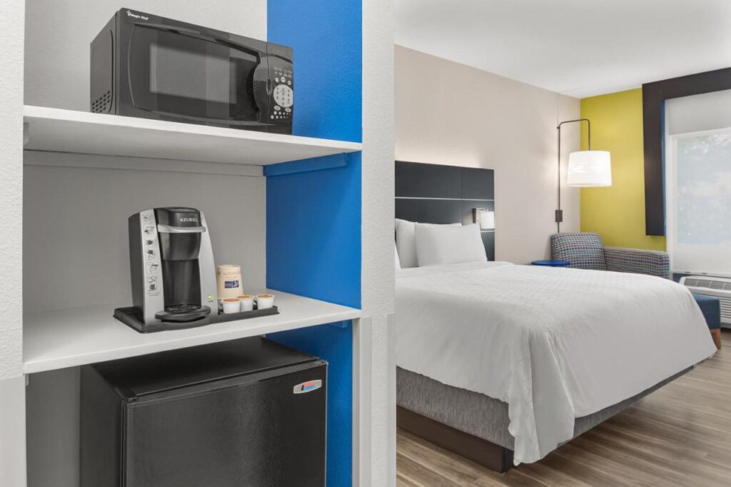 Holiday Inn Express & Suites - Hardeeville-Hilton Head by IHG - Image 3