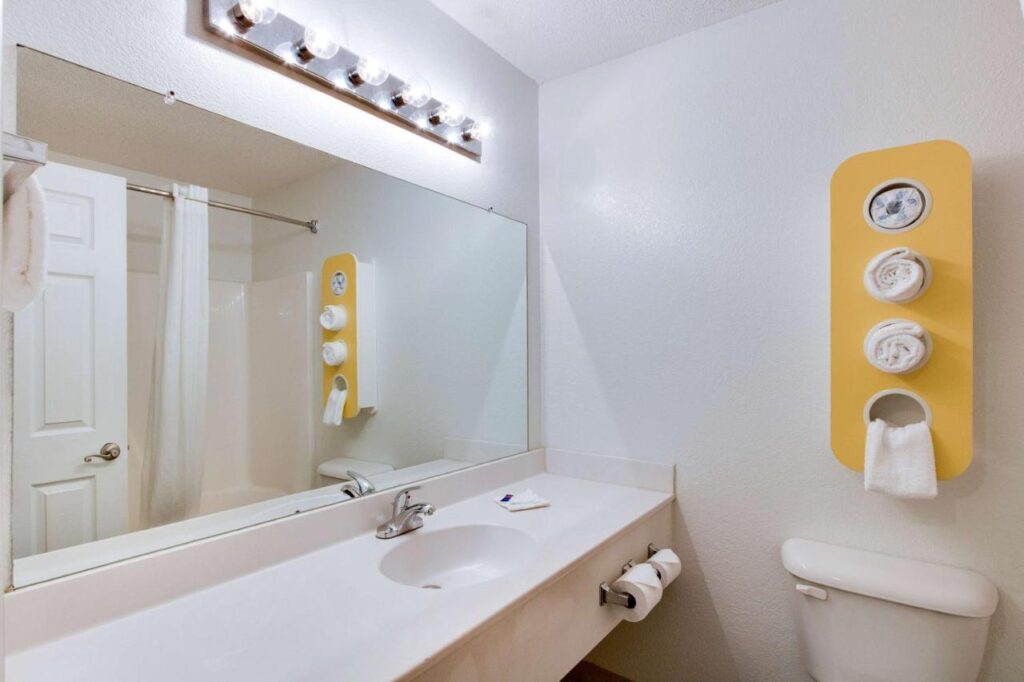 Motel 6-Hinesville, GA - Image 2