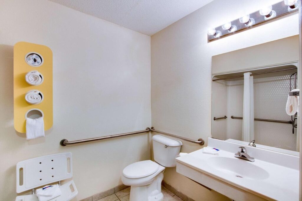 Motel 6-Hinesville, GA - Image 6