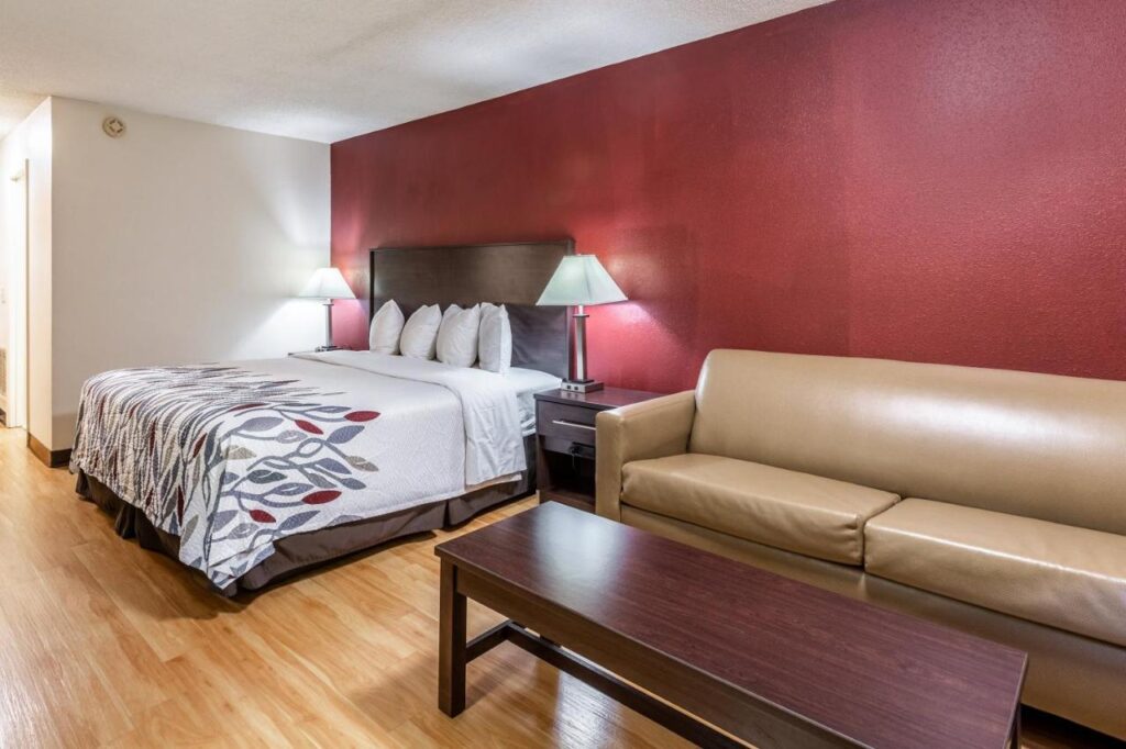 Red Roof Inn Hardeeville - Image 2