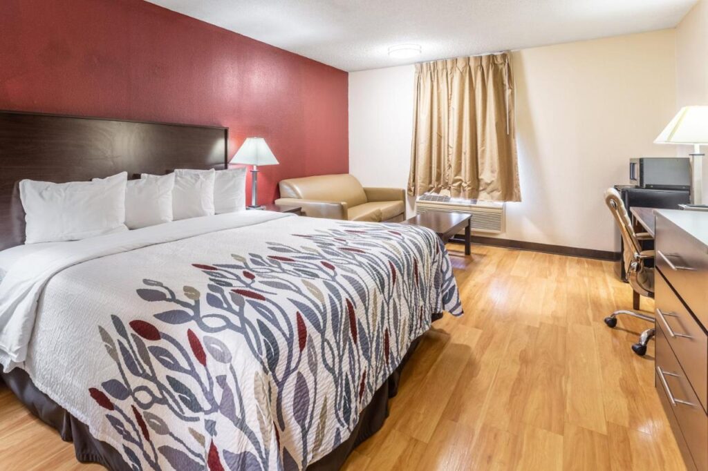 Red Roof Inn Hardeeville - Image 3