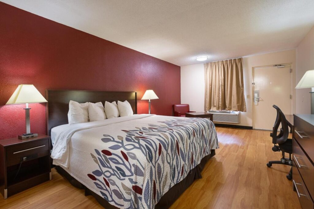 Red Roof Inn Hardeeville - Image 4