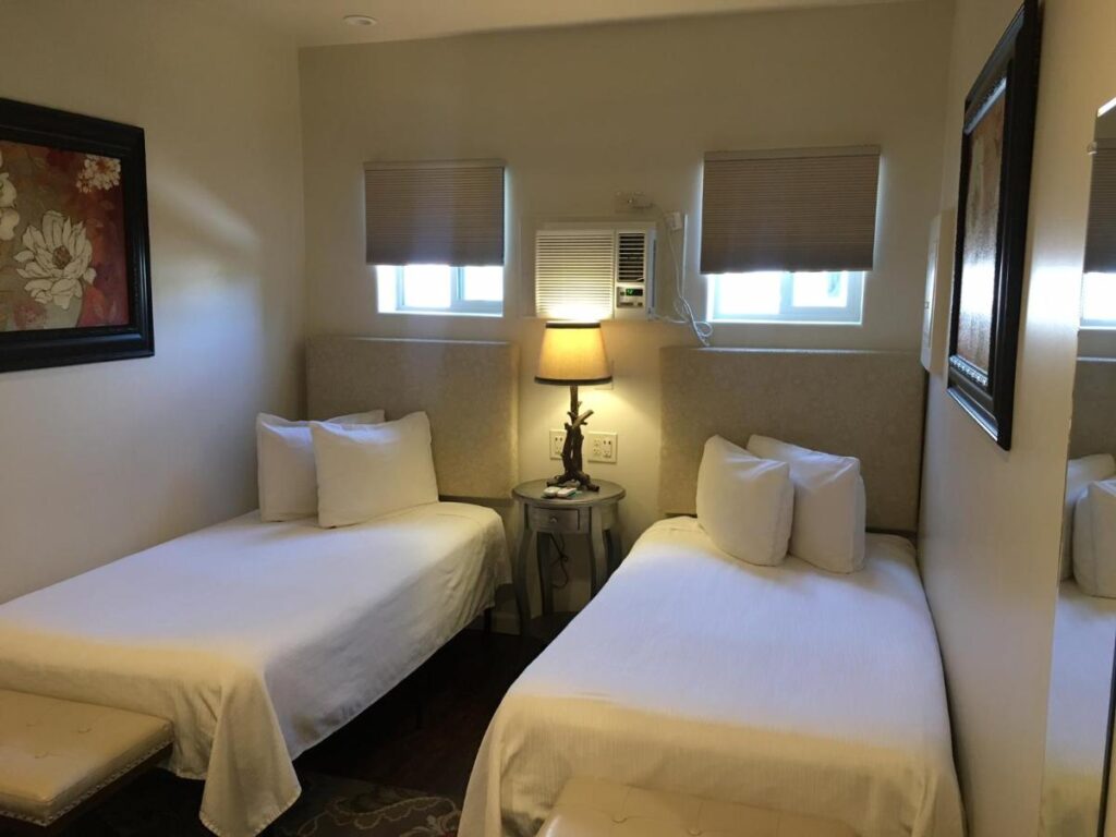 Iron Horse Inn - Image 2