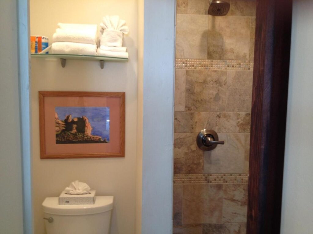 Iron Horse Inn - Image 6